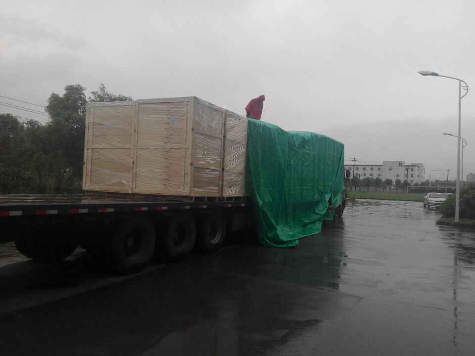 2017年6月北京創(chuàng)聯(lián)匯通電氣-雨中發(fā)貨現(xiàn)場，一直以顧客服務(wù)為較好